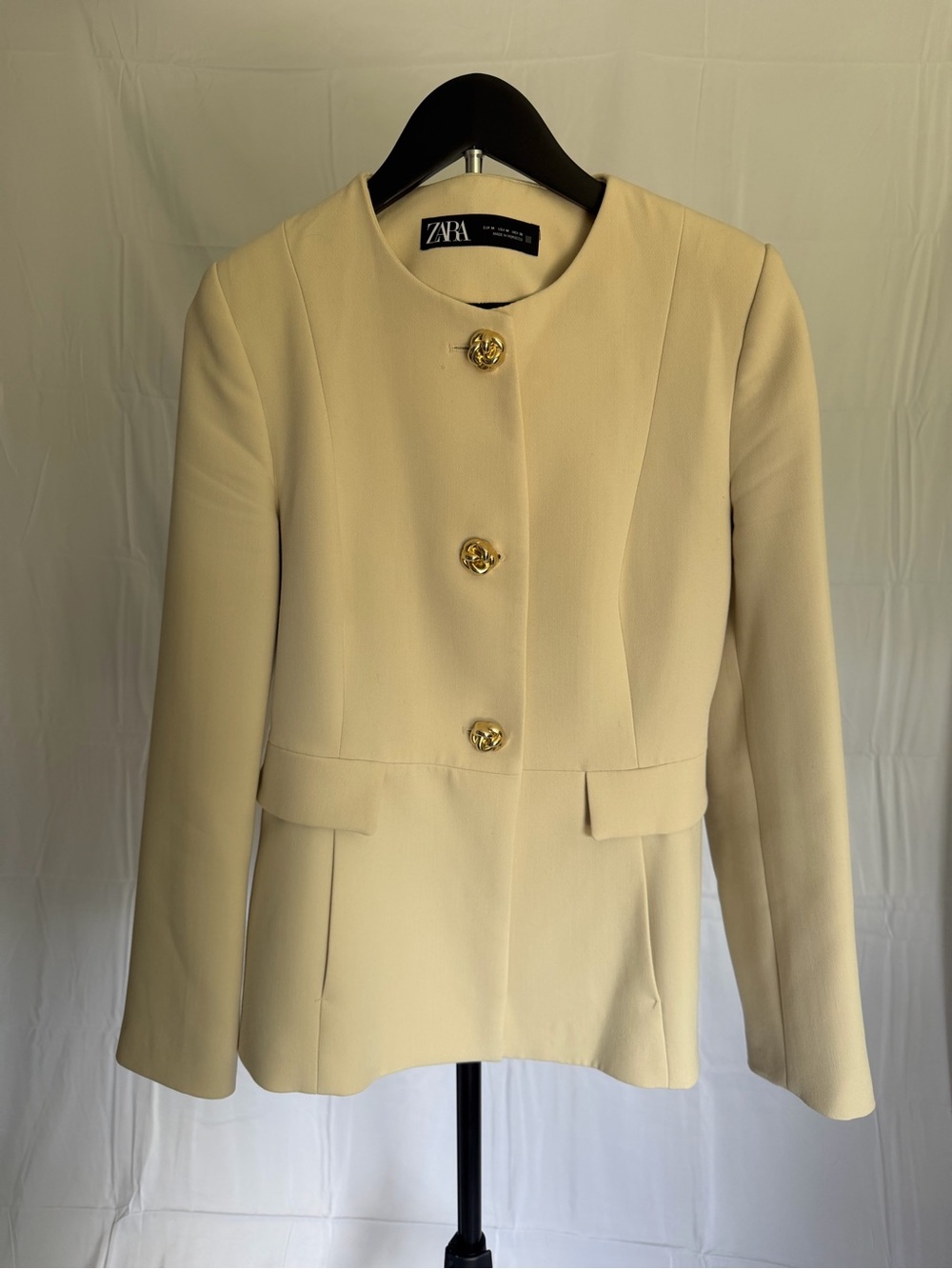 Zara Cream Tailored Button-Front Jacket- size medium
